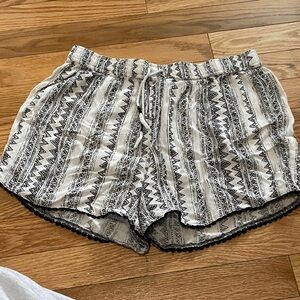 Old Navy Black & White Printed Athletic Lounge Shorts